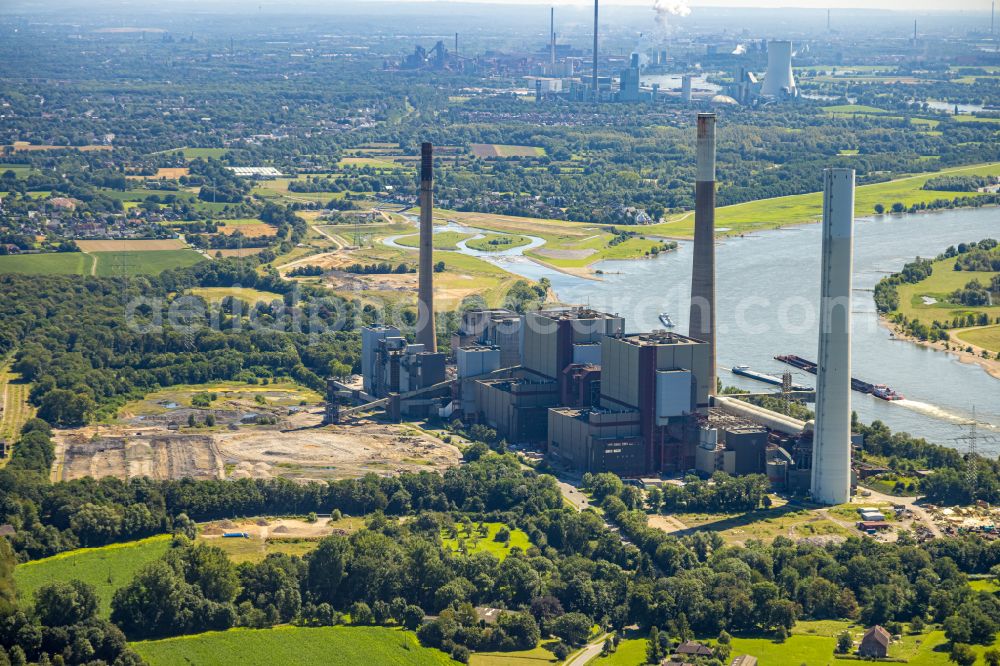 Voerde (Niederrhein) from above - Dismantling work on the HKW cogeneration plant and coal-fired power plant Kraftwerk Voerde in Voerde (Niederrhein) in the state North Rhine-Westphalia, Germany