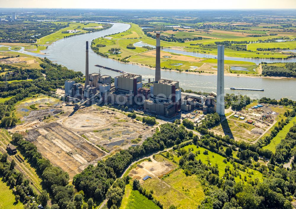 Voerde (Niederrhein) from above - Dismantling work on the HKW cogeneration plant and coal-fired power plant Kraftwerk Voerde in Voerde (Niederrhein) in the state North Rhine-Westphalia, Germany