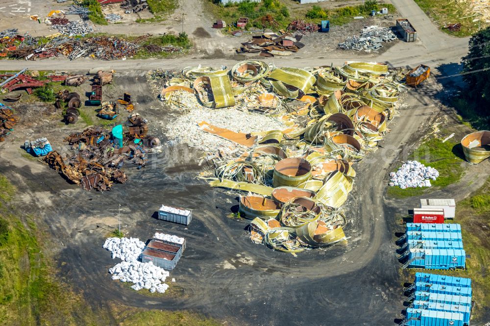 Voerde (Niederrhein) from above - Dismantling work on the HKW cogeneration plant and coal-fired power plant Kraftwerk Voerde in Voerde (Niederrhein) in the state North Rhine-Westphalia, Germany