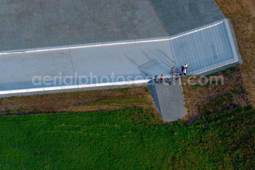 Aerial photograph Leipzig - Retention basin and water storage on Weissen Elster in the district Knauthain in Leipzig in the state Saxony, Germany