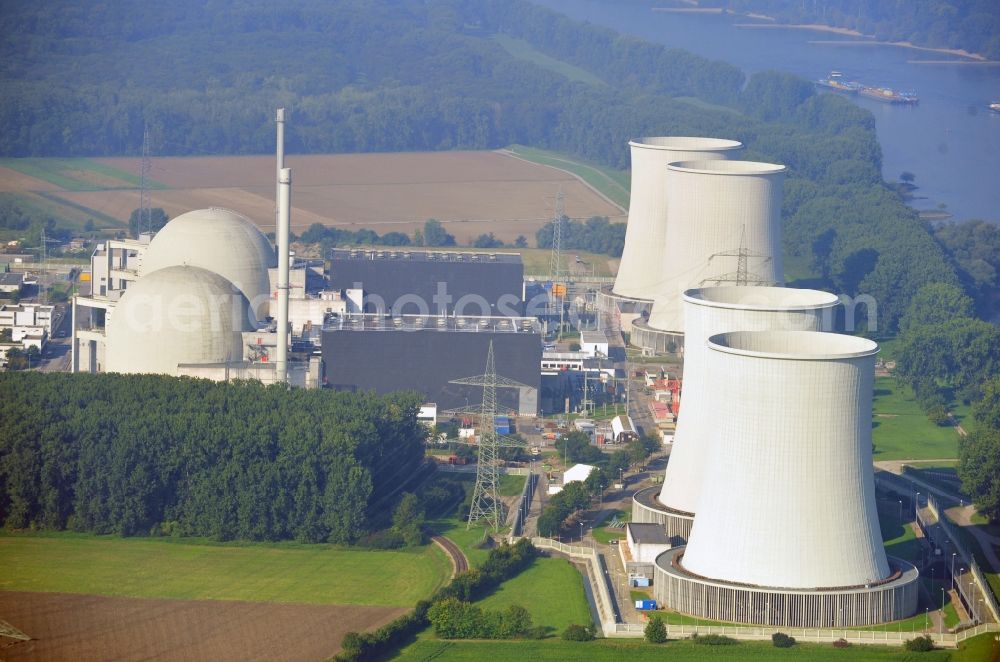 Biblis from the bird's eye view: Building remains of the reactor units and facilities of the NPP nuclear power plant of RWE Power AG in Biblis in the state Hesse