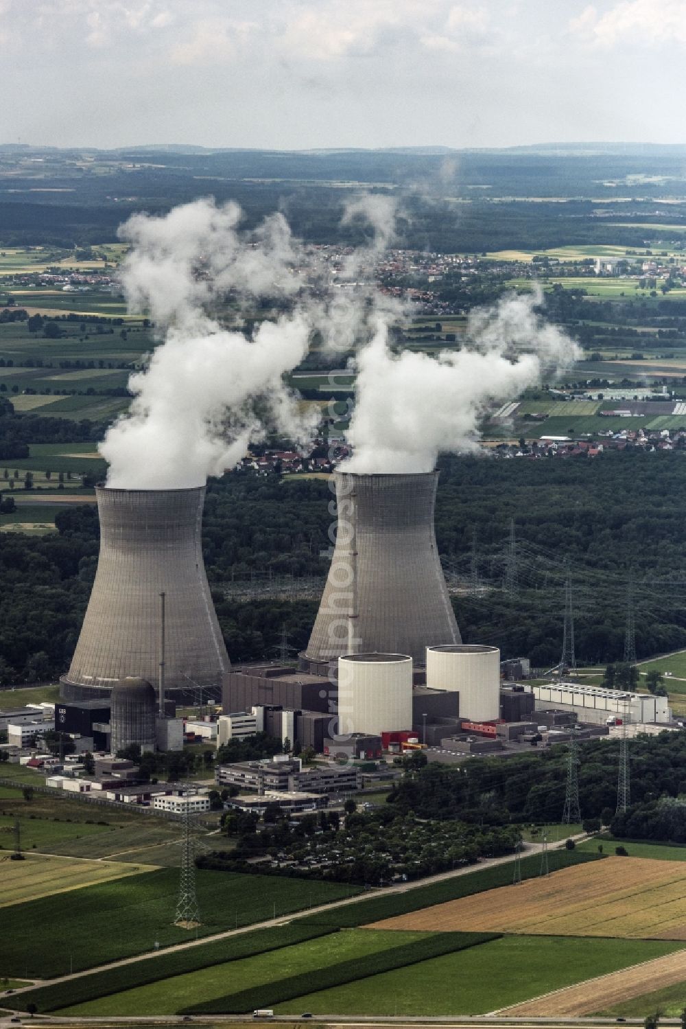 Gundremmingen from the bird's eye view: Building remains of the reactor units and facilities of the NPP nuclear power plant Gundremmingen in Gundremmingen in the state Bavaria, Germany