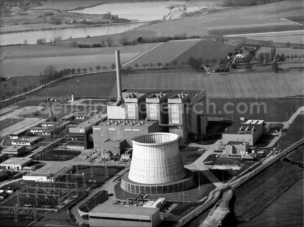 Kalkar from the bird's eye view: Building remains of the reactor units and facilities of the NPP nuclear power plant on the rhine river near Kalkar in the state North Rhine-Westphalia, Germany