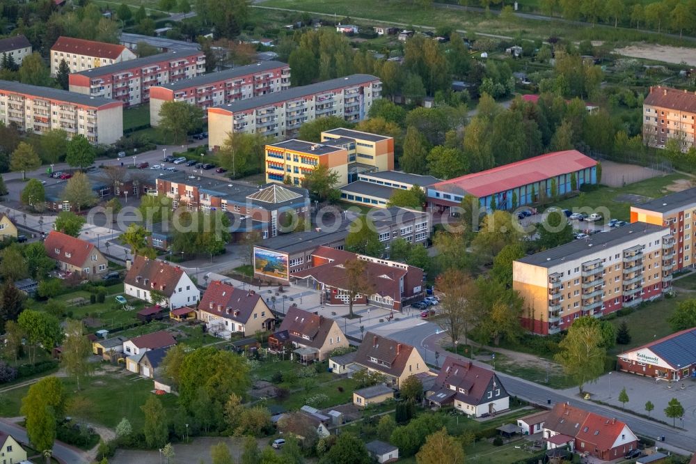 Aerial image Vipperow - Building complexes with the branch of the Tourismusgesellschaft Rechlin mbH and the primary school in Rechlin in the state of Mecklenburg-Western Pomerania