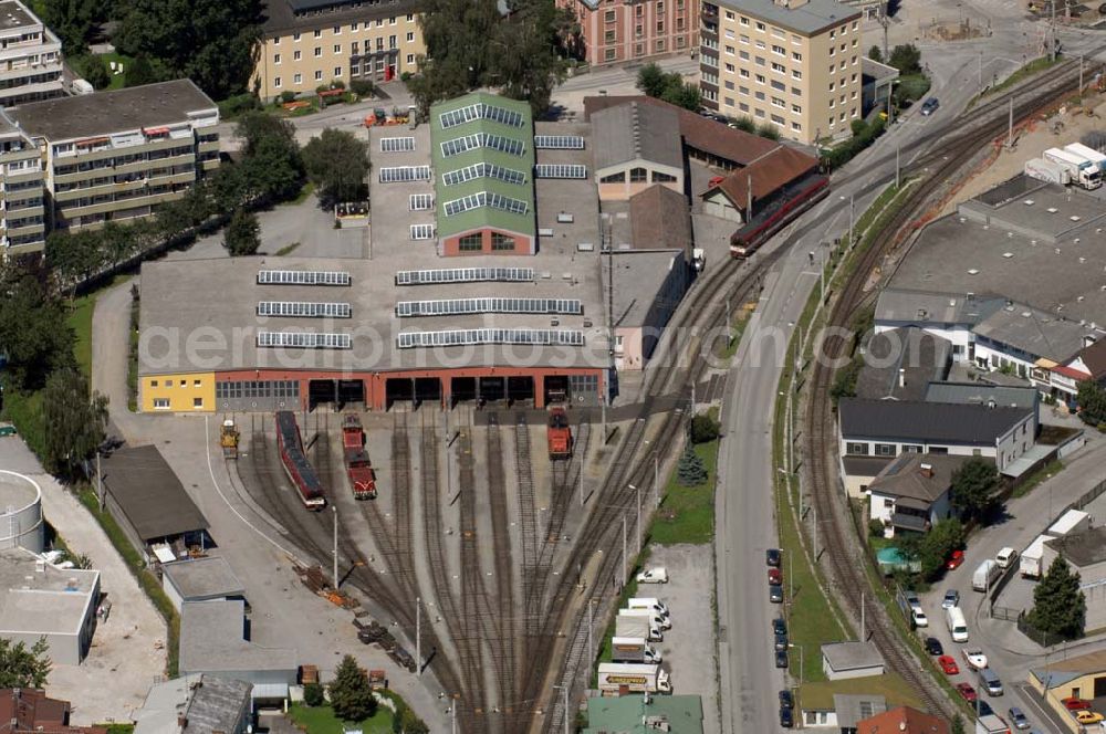 Salzburg from the bird's eye view: Gelände zur Unterbringung und Instandhaltung von Bahnwagons in Salzburg.