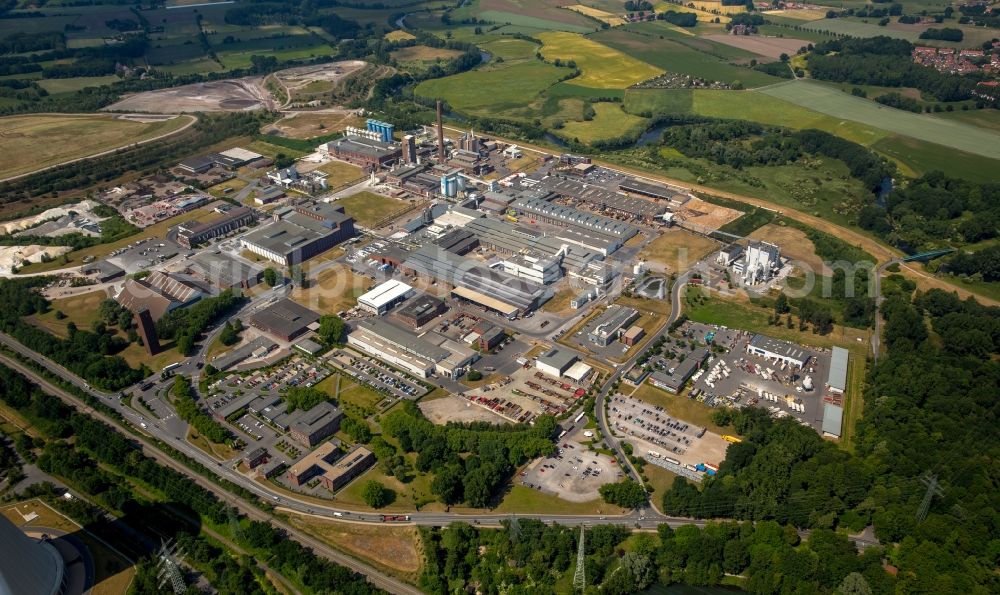 Aerial image Lünen - Recycling facilities in the industrial area of the district of Lippholtshausen in Luenen in the state of North Rhine-Westphalia. The facilities include buildings and company sites of Remondis and Ecomotion