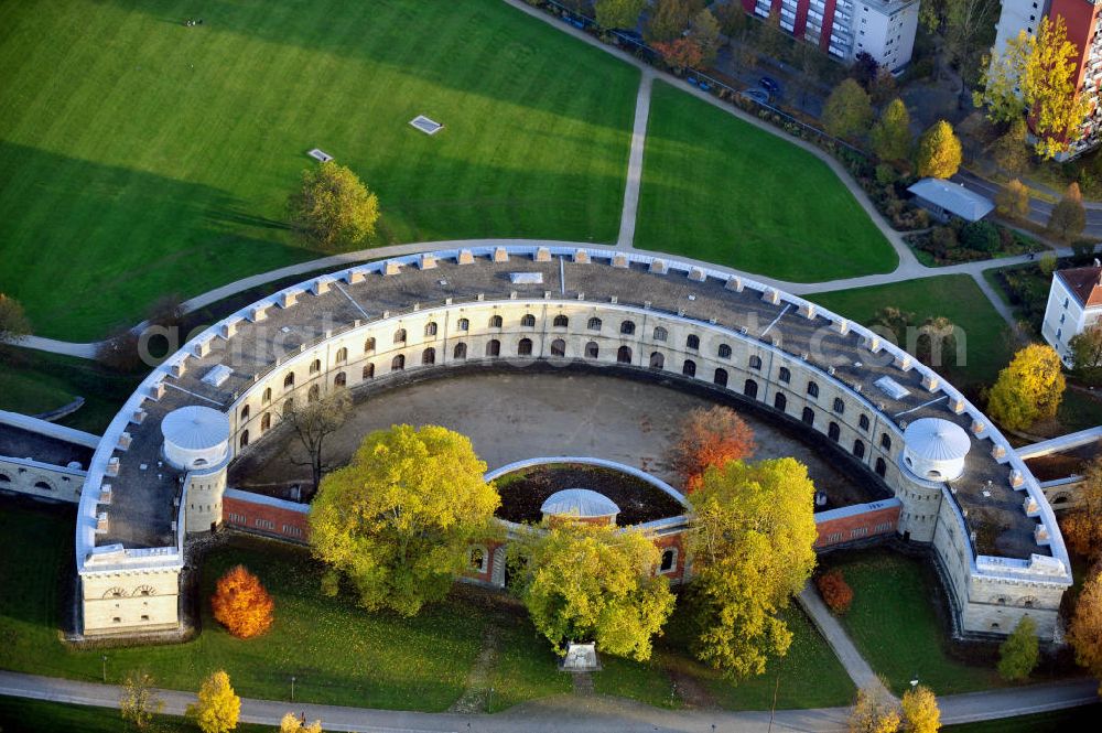 Aerial image Ingolstadt - Die alte Festungsanlage / Brückenkopfbefestigung Tillyveste, heute Reduit Tilly, befindet sich im Ingolstädter Klenzepark. Im Reduit Tilly ist die Abteilung zum Ersten Weltkrieg des Bayerischen Armeemuseums untergebracht. Des öfteren finden hier Wechselausstellungen statt. The old fortification Reduit Tilly is located in the park Klenzepark in the town Ingolstadt.