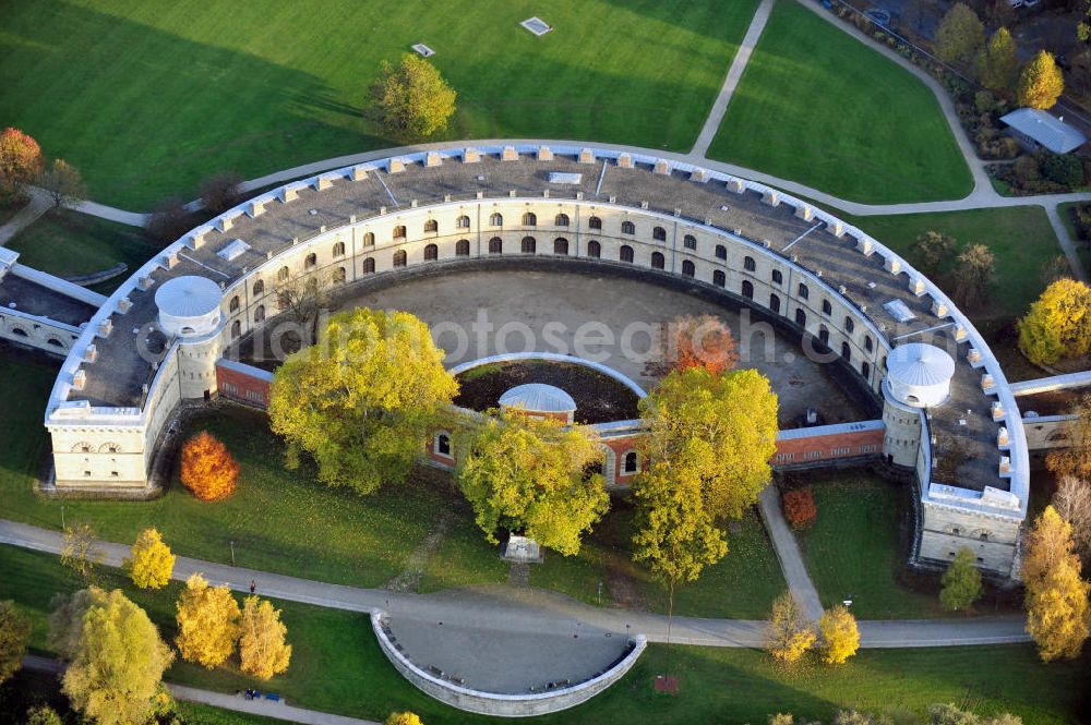 Aerial photograph Ingolstadt - Die alte Festungsanlage / Brückenkopfbefestigung Tillyveste, heute Reduit Tilly, befindet sich im Ingolstädter Klenzepark. Im Reduit Tilly ist die Abteilung zum Ersten Weltkrieg des Bayerischen Armeemuseums untergebracht. Des öfteren finden hier Wechselausstellungen statt. The old fortification Reduit Tilly is located in the park Klenzepark in the town Ingolstadt.