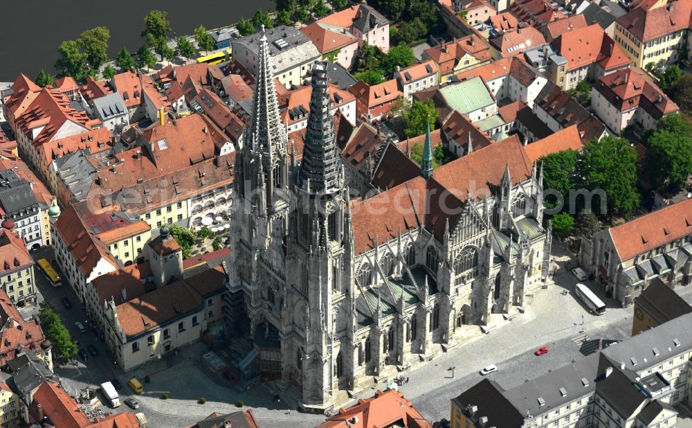 Aerial image Regensburg - The Regensburg Cathedral, also St. Peter's Cathedral is the largest church in the city of Regensburg in Bavaria