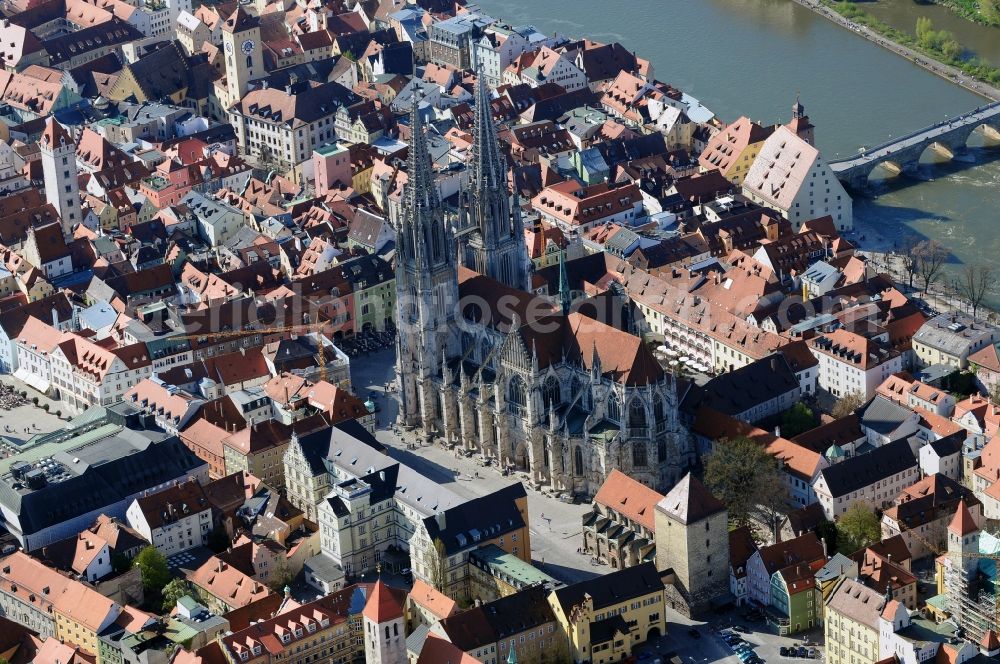 Aerial image Regensburg - The Regensburg Cathedral, also St. Peter's Cathedral is the largest church in the city of Regensburg in Bavaria