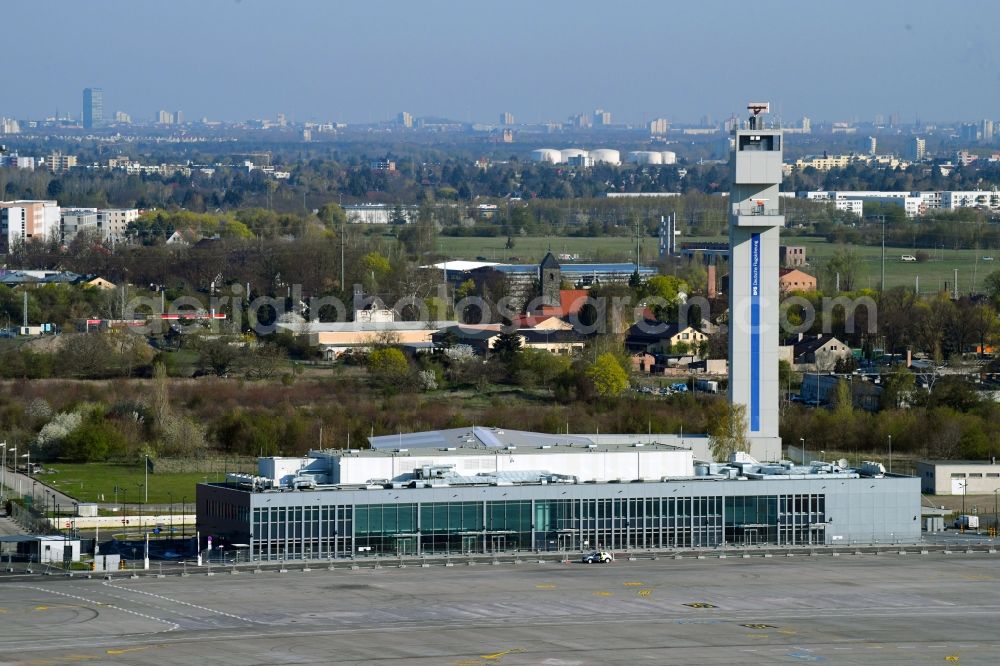 Schönefeld from the bird's eye view: Grounds of the airport Regierungsflughafen - Empfangsgebaeude in Protokollbereich on Flughafen BER in Schoenefeld in the state Brandenburg, Germany