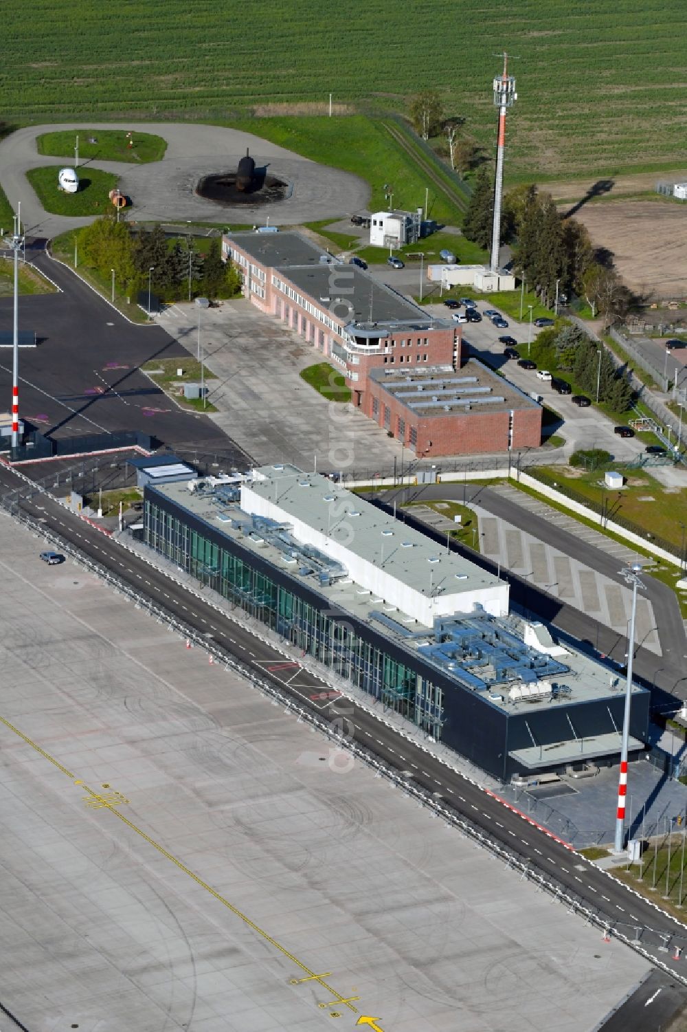 Aerial image Schönefeld - Grounds of the airport Regierungsflughafen - Empfangsgebaeude in Protokollbereich on Flughafen BER in Schoenefeld in the state Brandenburg, Germany