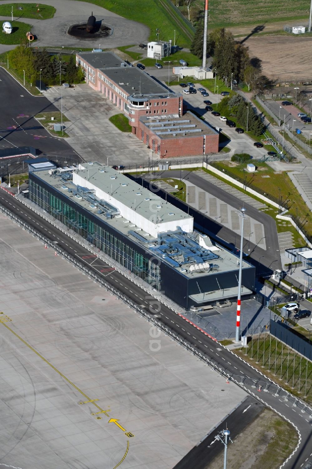 Aerial photograph Schönefeld - Grounds of the airport Regierungsflughafen - Empfangsgebaeude in Protokollbereich on Flughafen BER in Schoenefeld in the state Brandenburg, Germany