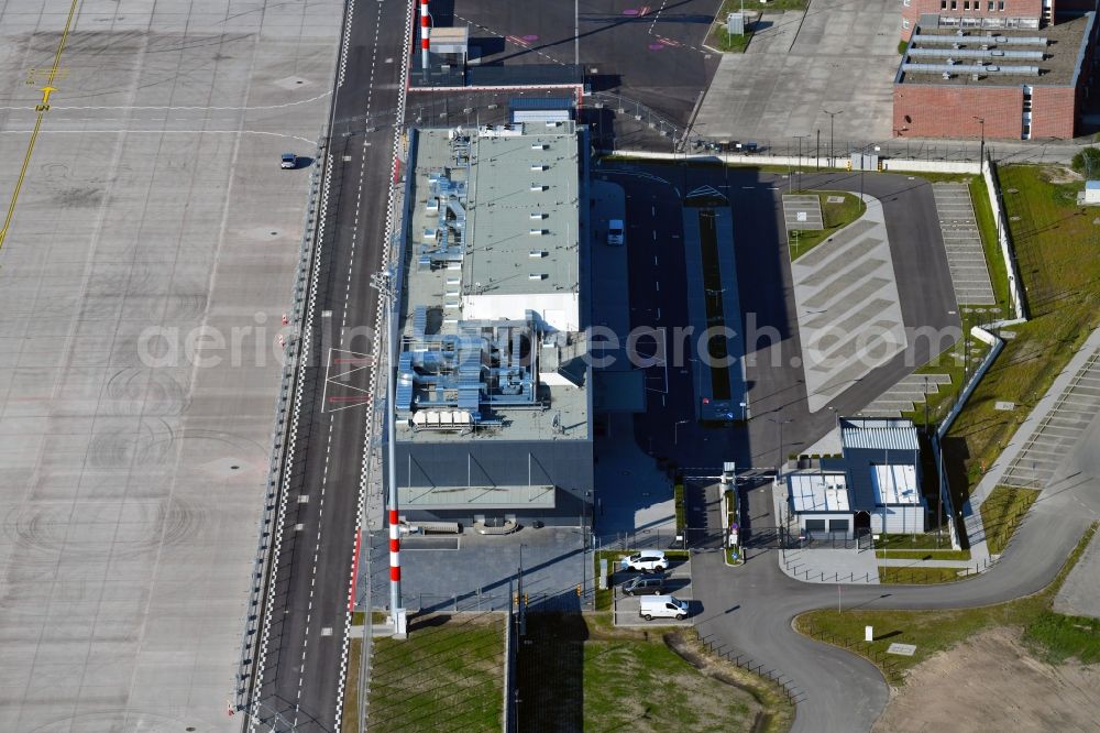 Schönefeld from the bird's eye view: Grounds of the airport Regierungsflughafen - Empfangsgebaeude in Protokollbereich on Flughafen BER in Schoenefeld in the state Brandenburg, Germany