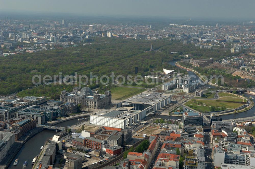 Aerial photograph Berlin - Blick auf das Berliner Regierungsviertel auf dem Spreebogendes Berliner Tiergarten. View of the government district in Berlin.