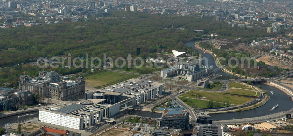 Aerial image Berlin - Blick auf das Berliner Regierungsviertel auf dem Spreebogendes Berliner Tiergarten. View of the government district in Berlin.