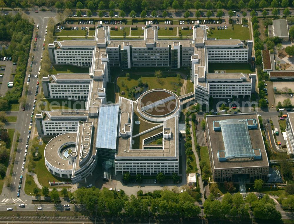 Aerial photograph Bonn - Blick auf das Regierungsviertel, die T-Com-Zentrale und die Postzentrale in Bonn.