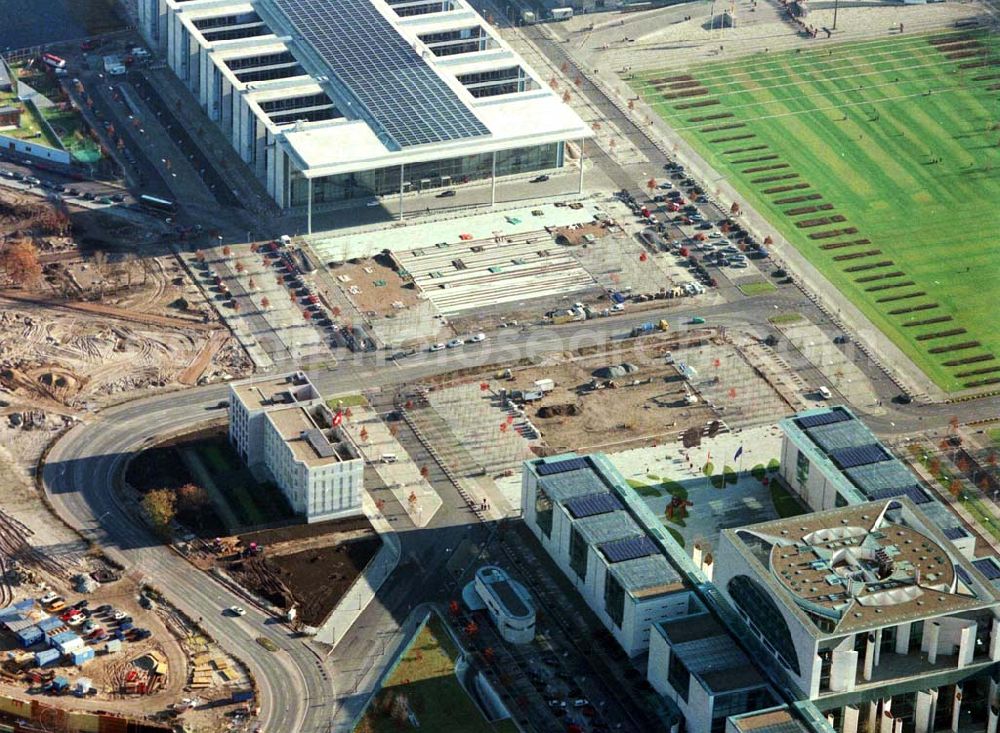 Berlin - Tiergarten from above - Regierungsviertel, Kanzleramt, Schweizer Botschaft