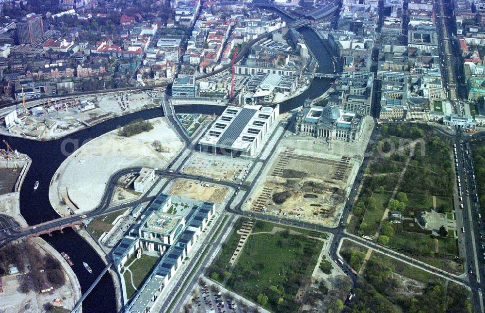 Berlin-Tiergarten / Spreebogen from the bird's eye view: 