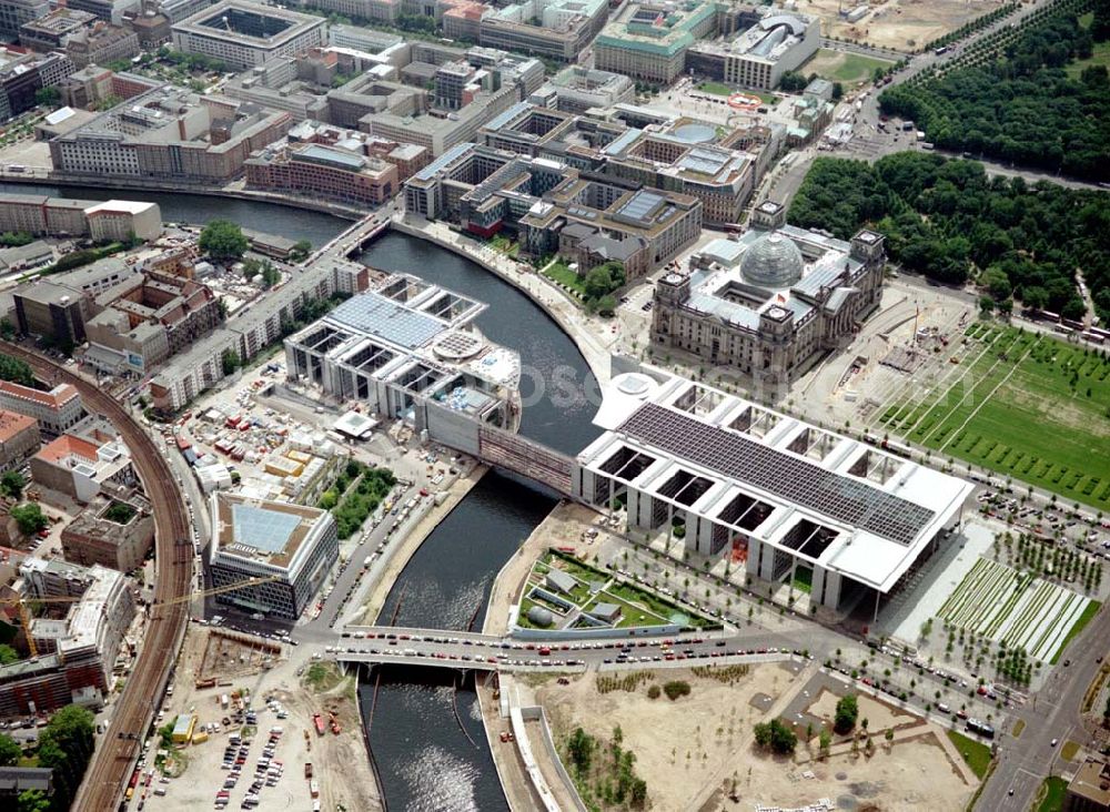 Aerial photograph Berlin / Tiergarten - Regierungsviertel am Spreebogen in Berlin - Tiergarten / Mitte mit dem Reichstag und Bundeskanzleramt und dem Büro- und Geschäftshaus Reinhardtstraße Nr. 56-58 / Ecke Unterbaumstraße 1-2 am Spreeufer.