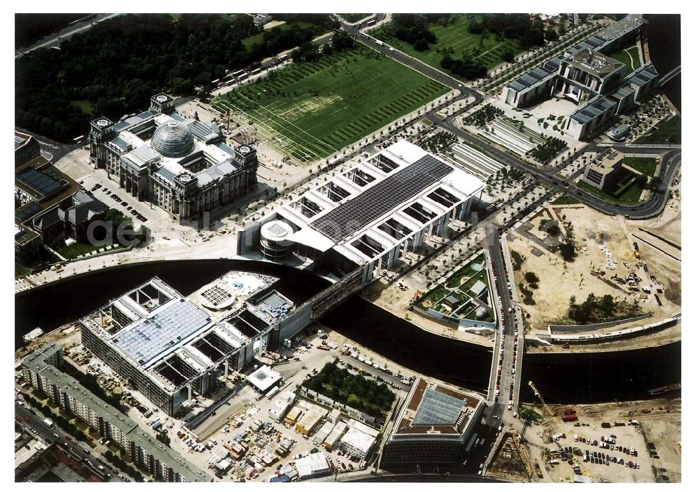 Berlin / Tiergarten from the bird's eye view: Regierungsviertel am Spreebogen in Berlin - Tiergarten / Mitte mit dem Reichstag und Bundeskanzleramt und dem Büro- und Geschäftshaus Reinhardtstraße Nr. 56-58 / Ecke Unterbaumstraße 1-2 am Spreeufer.