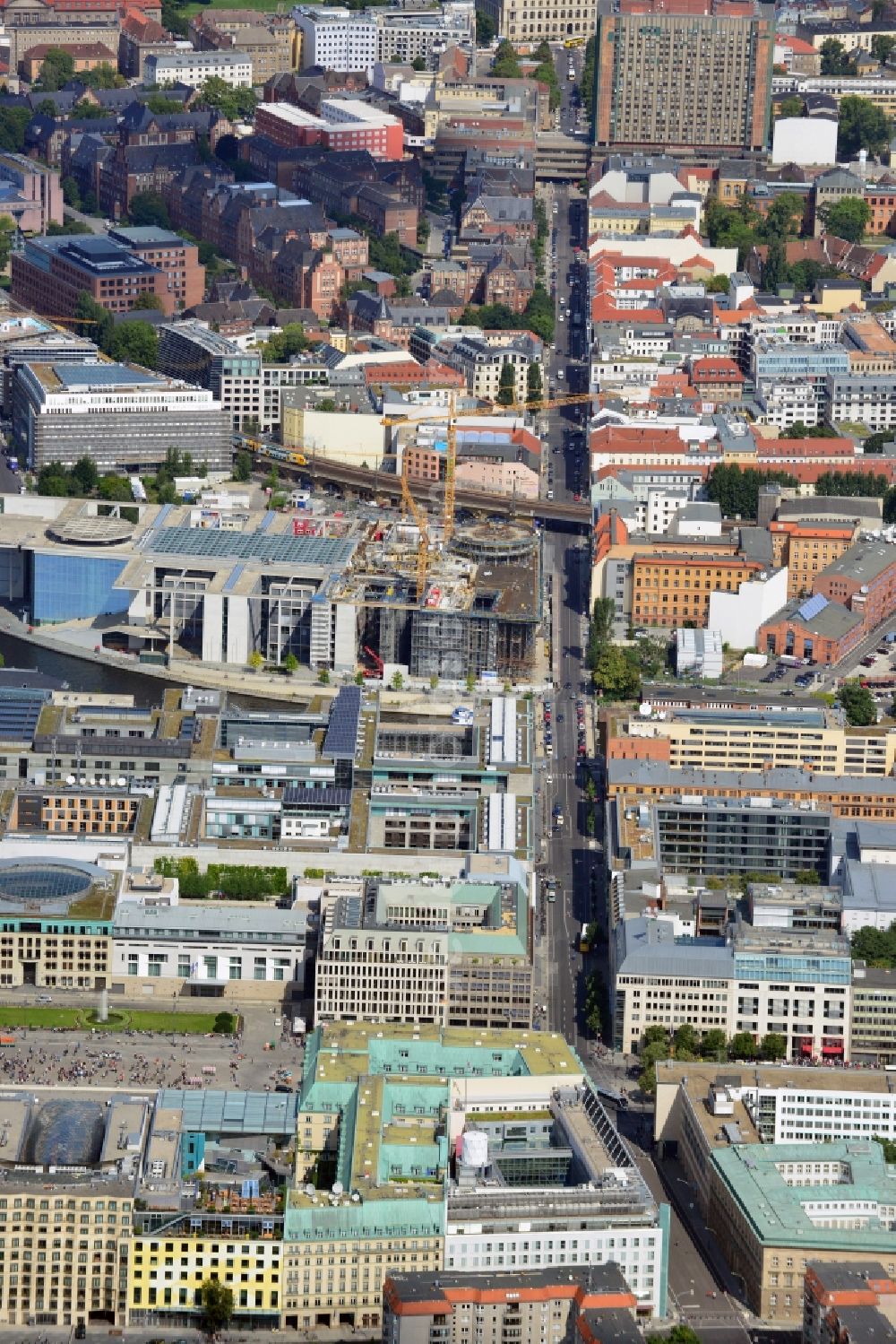 Berlin from above - View along the road Wilhemstrasse, as well as the expansion construction at the chancellery on the road Luisenstrasse in the government district in the direction of the Charité hospital ground in Berlin-Mitte