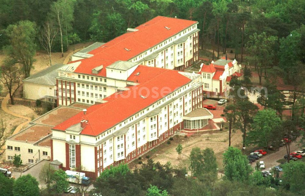 Aerial image Dahlewitz - Hoppegarten - Rehaklinik in Dahlwitz - Hoppegarten (MEDIAN - Klinikverbund).10.04.1995