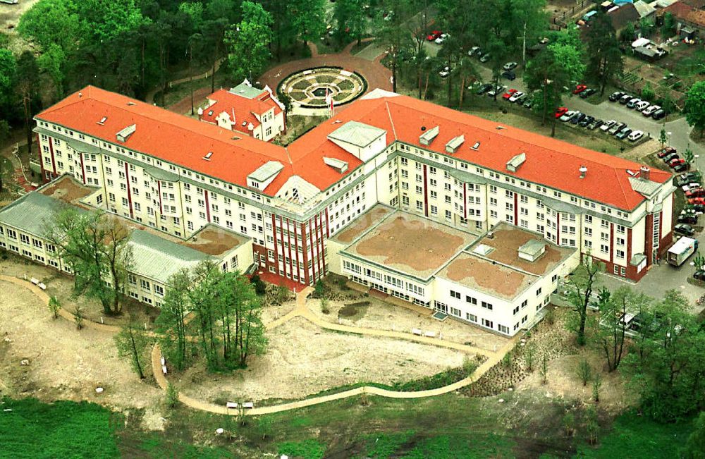 Dahlewitz - Hoppegarten from the bird's eye view: Rehaklinik in Dahlwitz - Hoppegarten (MEDIAN - Klinikverbund).10.04.1995