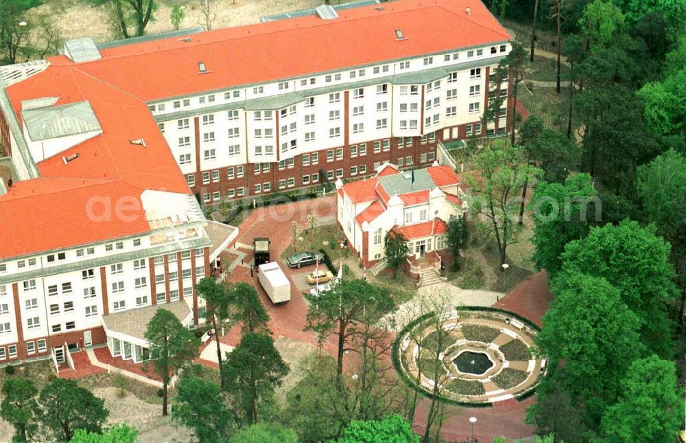 Dahlewitz - Hoppegarten from the bird's eye view: Rehaklinik in Dahlwitz - Hoppegarten (MEDIAN - Klinikverbund).10.04.1995