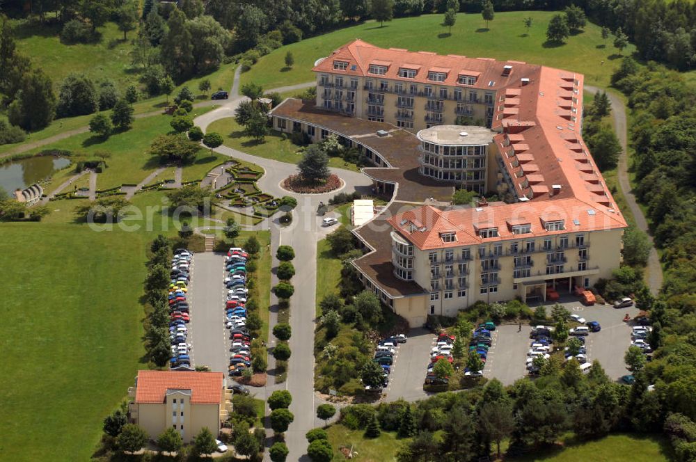 Niederschöna from above - Blick auf die Klinik am Tharandter Wald. Die Rehabilitationsklinik besitzt 240 Zimmer. Hier werden seit 1997 Patienten der Orthopädie, Unfallchirurgie, Inneren Medizin, Kardiologie und Neurologie behandelt. Kontakt: Klinik am Tharandter Wald (Rehaklinik), Herzogswalder Str. 1, 09600 Niederschöna, Tel. +49(0)035209 270, Email: info@reha-hetzdorf.de