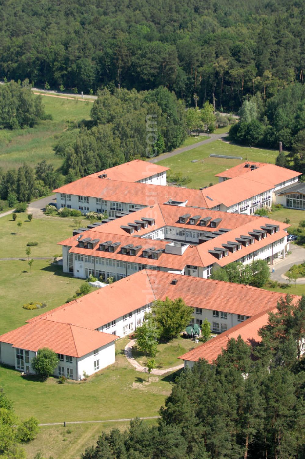 Aerial photograph Templin - Blick auf die Rehabilitationsklinik / Rehaklinik Uckermark, Fachklinik für Herz-, Kreislauf- und Stoffwechselkrankheiten, an der Dargersdorfer Straße (Buchheide) BB. View onto the rehabilitation / rehab clinic Uckermark.