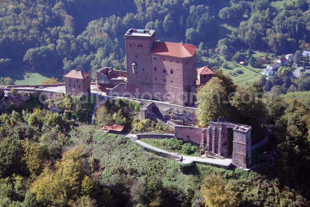 Aerial image Pfälzerwald - Die Reichsburg Trifels ist eine Felsenburg in Annweiler im Pfälzerwald in Rheinland-Pfalz. Sie stammt etwa aus dem 11. Jahrhundert. Im Mittelalter war sie eine Reichsburg, heute ist sie geschütztes Kulturgut. The imperials castle Trifels is a castle of rocks in Annweiler in Pfälzerwald in Rhineland-Palatinate. It was possibly built in the 11 century. In the middle age it was a imperials castle, today it is a cultural artifact.