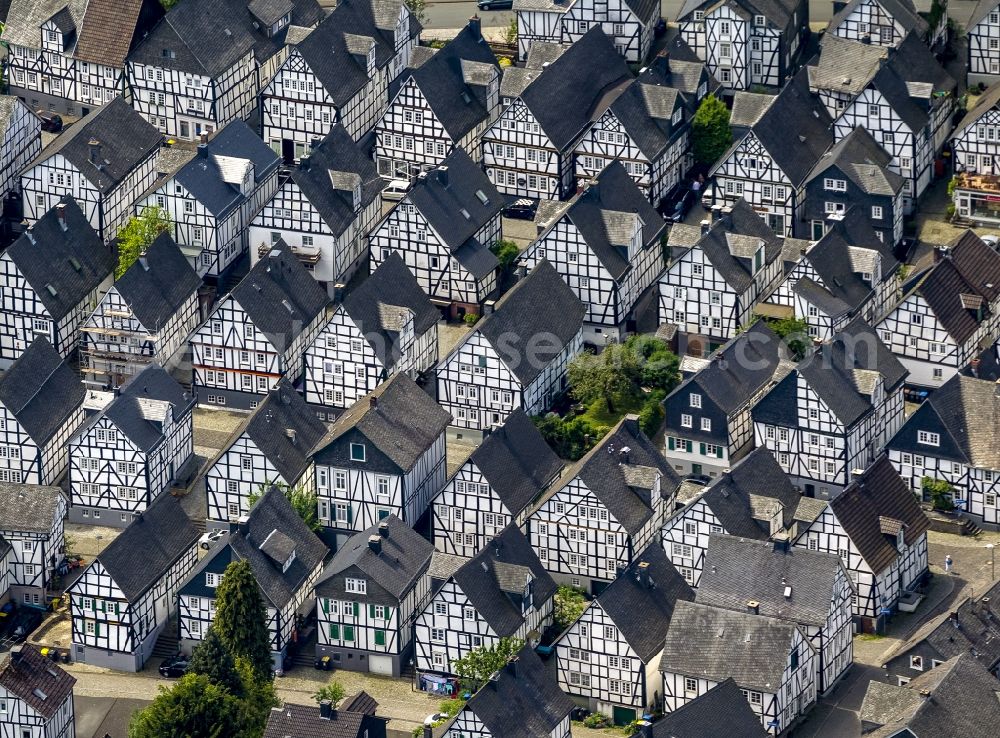 Freudenberg from the bird's eye view: Series of historically true original half-timbered houses in the center of Freudenberg in the state of North Rhine-Westphalia