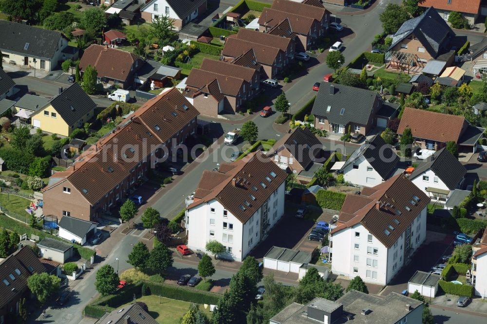 Bönen from above - Terraced house of MARKUS GEROLD ENTERPRISE GROUP Im Hasenwinkel in Boenen in the state North Rhine-Westphalia