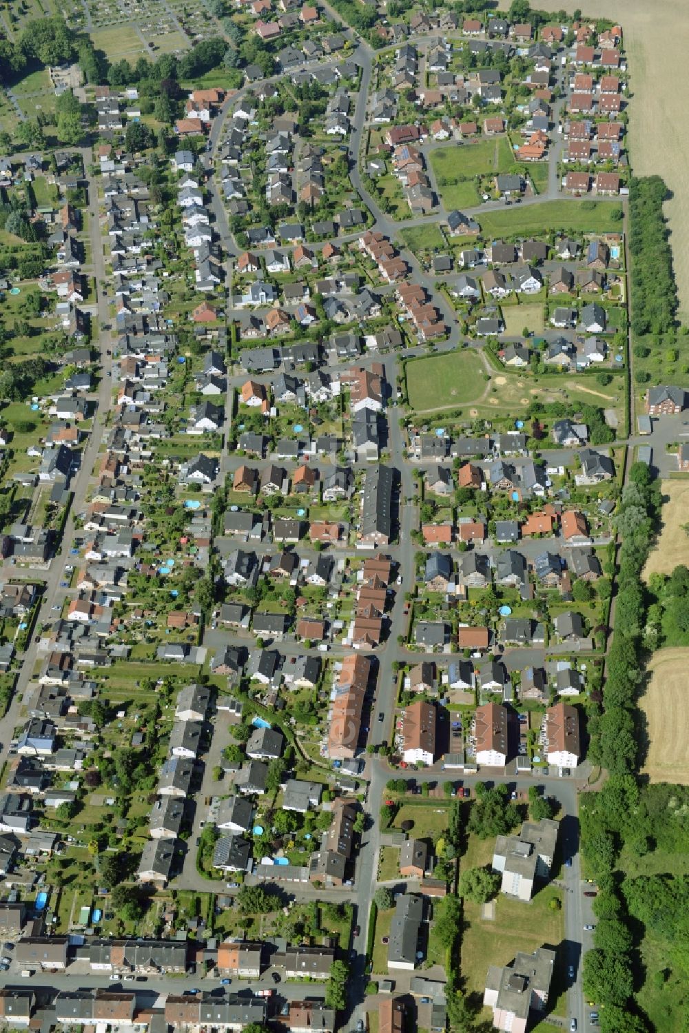 Aerial image Bönen - Terraced house of MARKUS GEROLD ENTERPRISE GROUP Im Hasenwinkel in Boenen in the state North Rhine-Westphalia