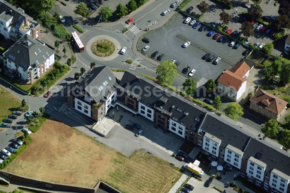 Aerial photograph Menden (Sauerland) - Terraced house of MARKUS GEROLD ENTERPRISE GROUP Am Hoenneufer in Menden (Sauerland) in the state North Rhine-Westphalia