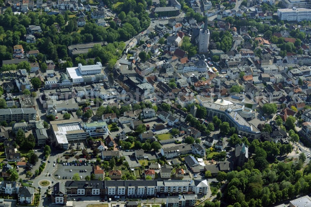 Menden (Sauerland) from above - Terraced house of MARKUS GEROLD ENTERPRISE GROUP Am Hoenneufer in Menden (Sauerland) in the state North Rhine-Westphalia