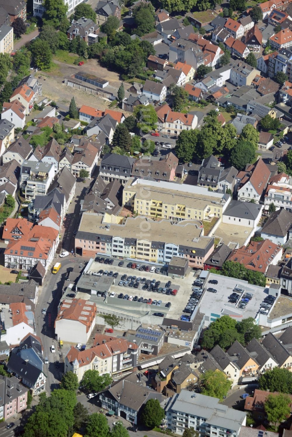 Unna from the bird's eye view: Terraced house of MARKUS GEROLD ENTERPRISE GROUP on Hertingerstrasse in Unna in the state North Rhine-Westphalia