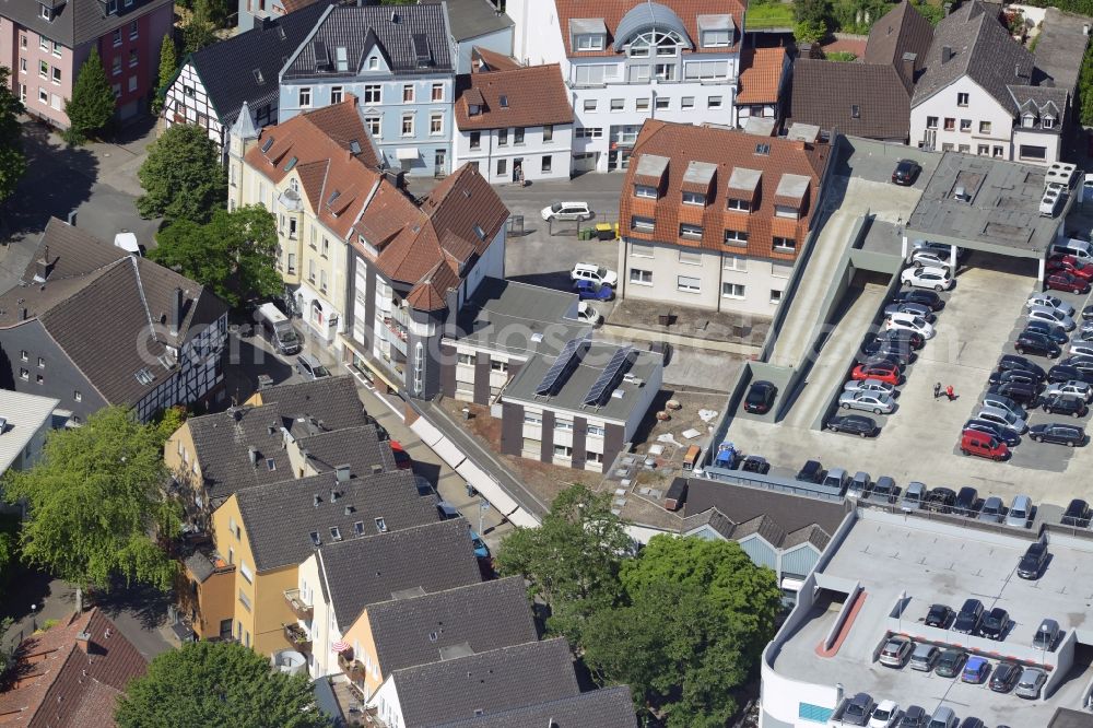 Unna from above - Terraced house of MARKUS GEROLD ENTERPRISE GROUP on Hertingerstrasse in Unna in the state North Rhine-Westphalia