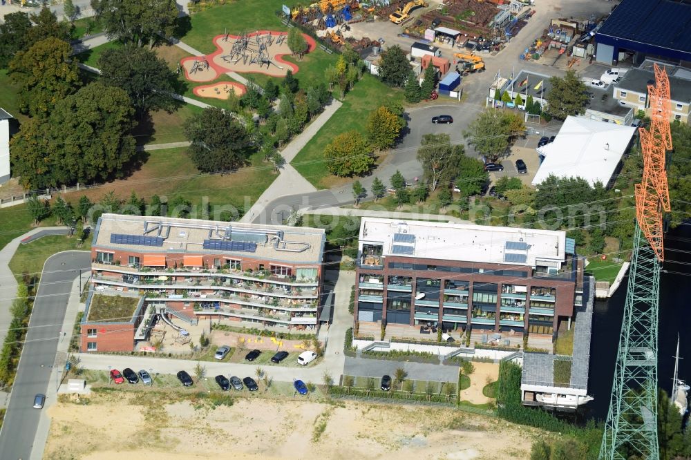 Aerial photograph Hamburg - Townhouse - Apartment buildings on island park in Wilhelmsburg district in Hamburg