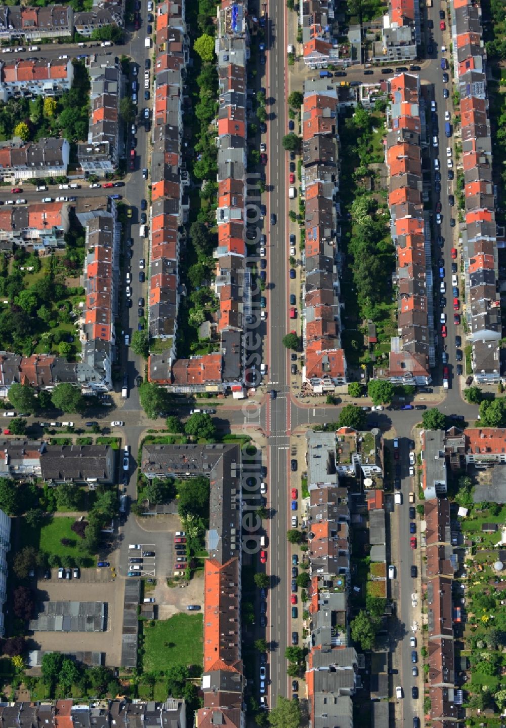 Aerial image Bremen - Townhouse-colony in a residential street in the Neustadt district of Bremen