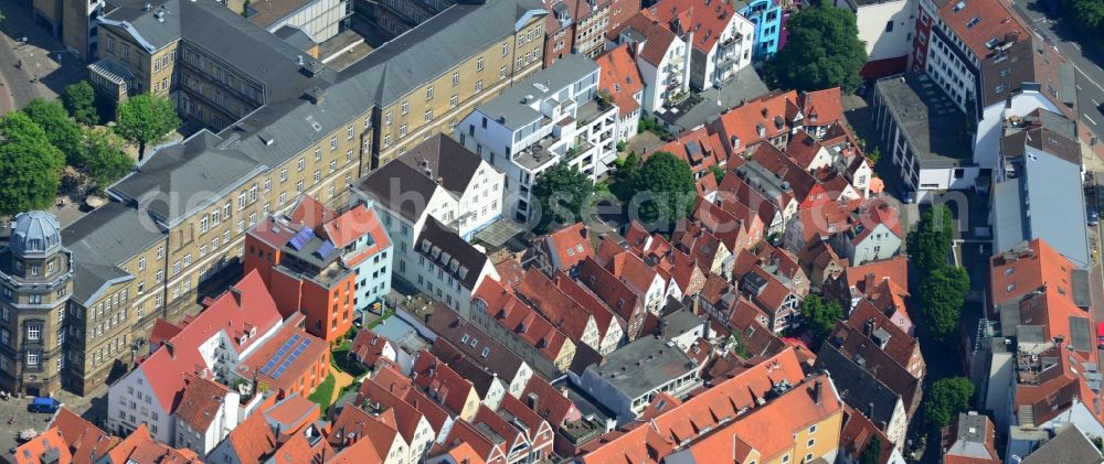 Aerial photograph Bremen - Townhouse-colony in a residential area Schnoor Quarter in the Old City of Bremen