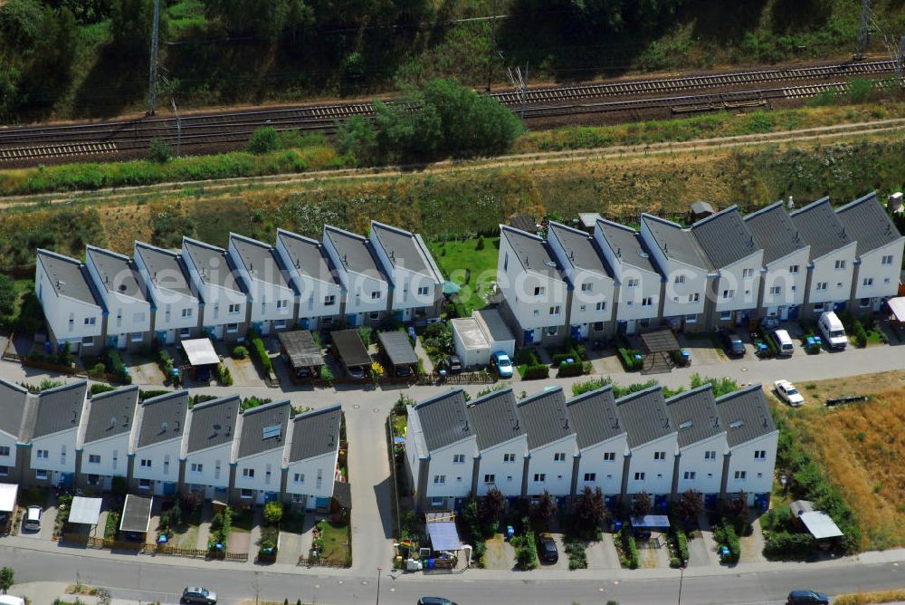 Aerial photograph BLANKENFELDE - Reihenhaussiedlung im Musikerviertel Süd am Chopinring und Smetanaweg.