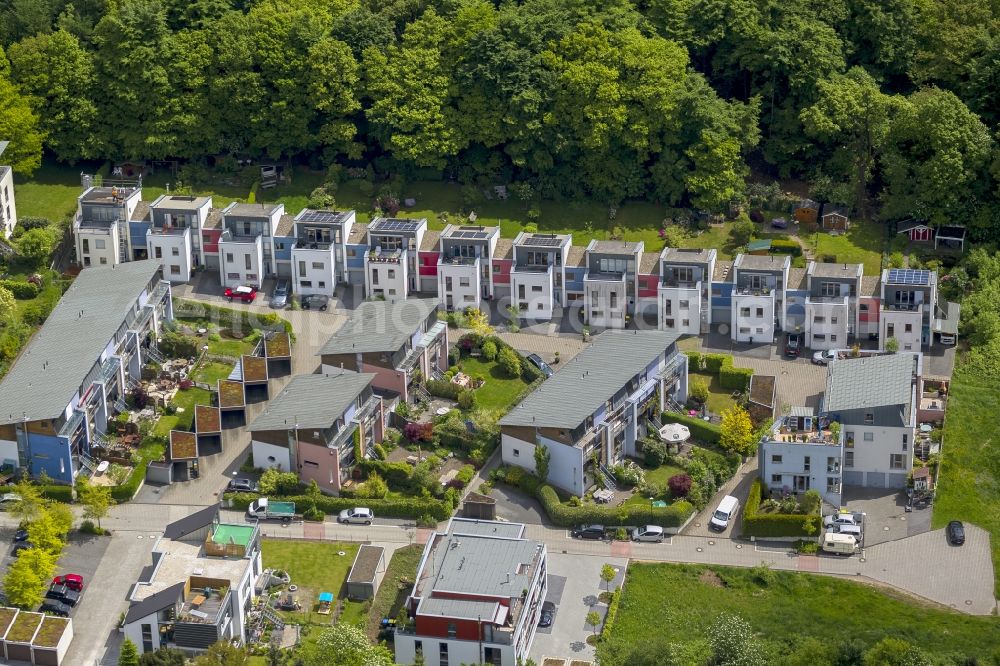 Aerial image Wuppertal - Estate of terraced houses on the Elfriede-Stremmel Street in the district Ronsdorf in the state North Rhine-Westphalia