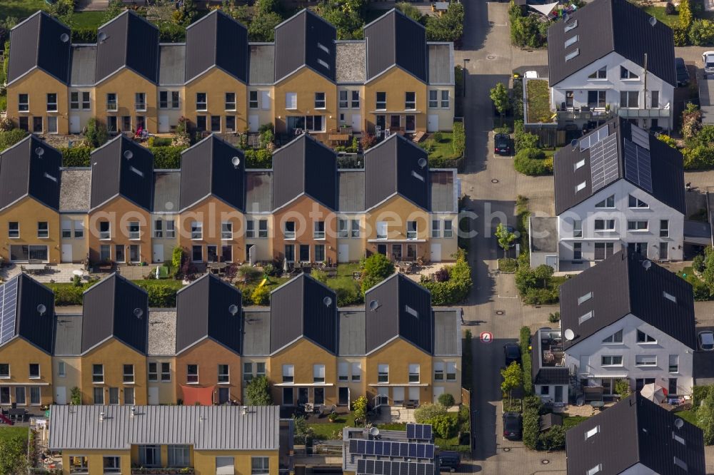 Aerial image Dortmund - Townhouses and single-family homes in the settlement on Tremoniapark in Dortmund in North Rhine-Westphalia