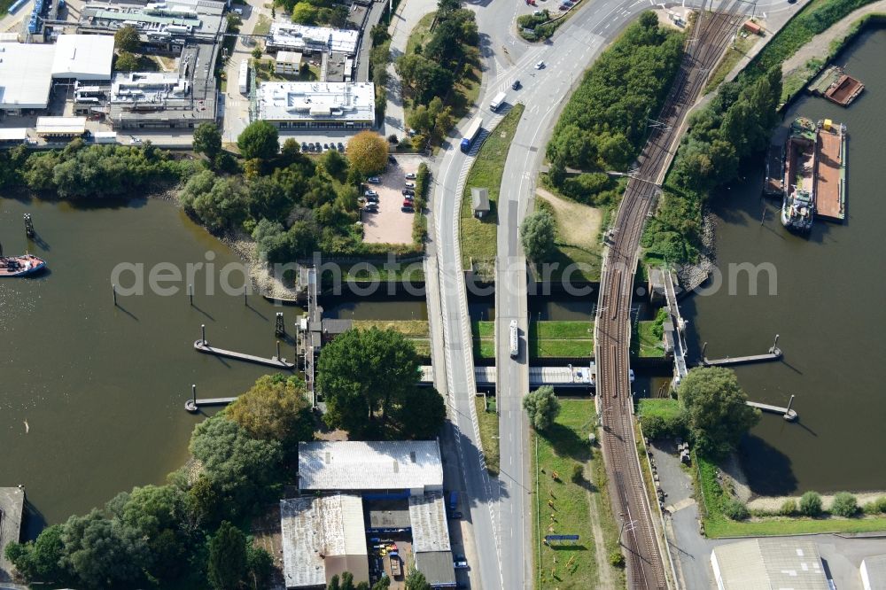 Aerial image Hamburg - Reiherstieg lock with road bridges and railway bridge in Hamburg-Heimfeld. A project of the Hamburg Port Authority HPA