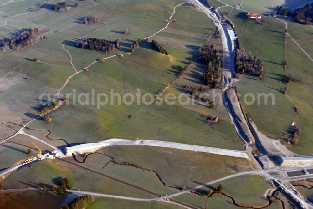 Reinertshof from above - Ausbau der A7 bei der Ausfahrt Hopfensee. Die A7 ist derzeit die längste Autobahn von Deutschland, sie beginnt in Dänemark und soll in Österreich enden.