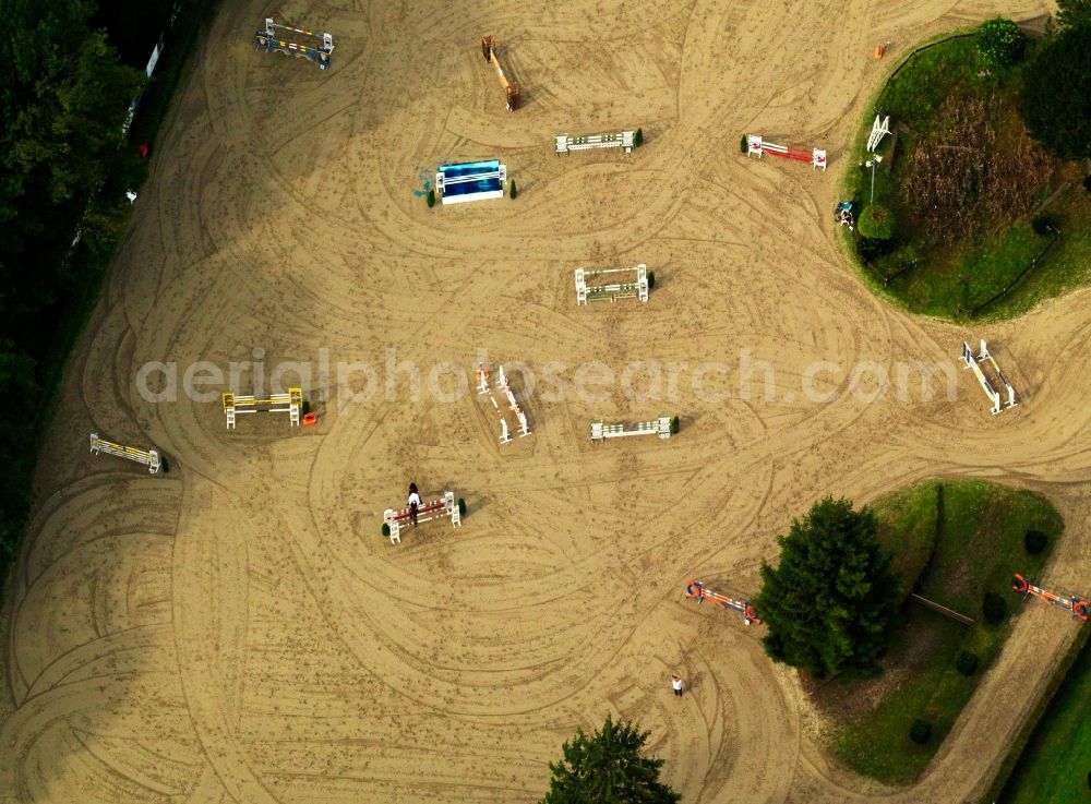 Neuwied from the bird's eye view: Equitation facilities in the Oberbieber part of Neuwied in the state of Rhineland-Palatinate. The facilities of the equestrian compound and stables of the Equestrian association Neuwied e.V. include a sand square with obstacles