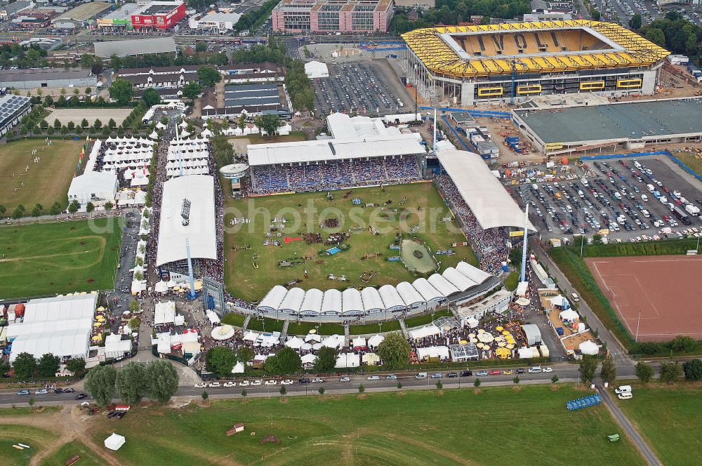 Aachen from the bird's eye view: Blick auf den Sportpark Soers mit dem Neuen Tivoli, Stadion des Fußballklubs Alemannia Aachen, und den Reitstadien, die im Besitz des Aachen Laurensberger Rennvereins e.V. sind. Dort findet alljährlich das CHIO Aachen statt, ein seit 1924 ausgetragenes internationales Pferdesport-Turnier. View of the sports park Soers with the New Tivoli Stadium of the football club Alemannia Aachen, and the horse arenas who are in possession of the Aachen Lauren Rennverein e.V. There will host the annual CHIO Aachen, an international equestrian tournament since 1924.