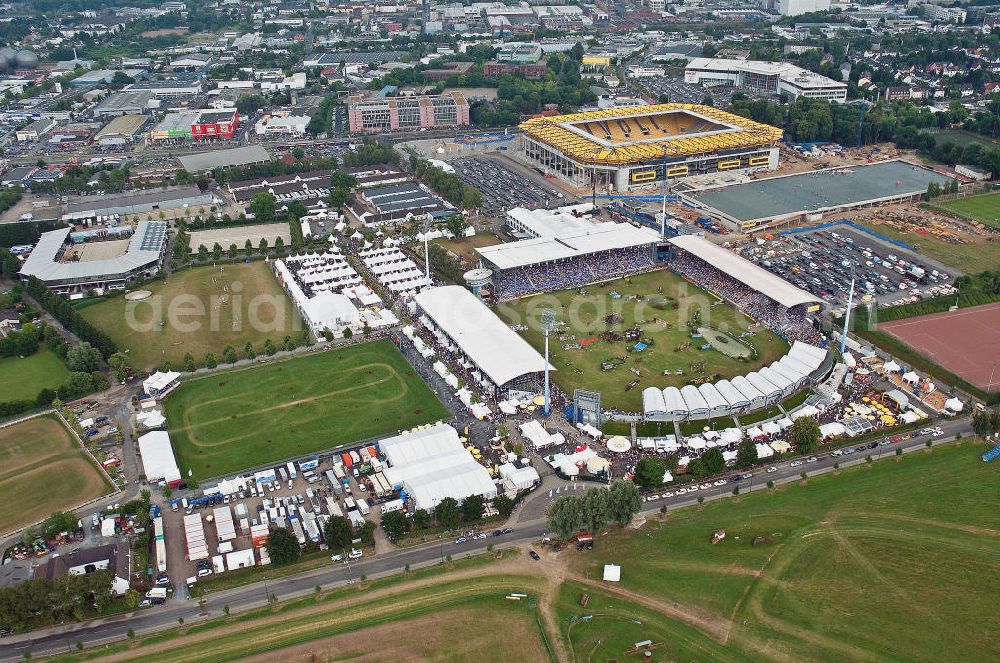 Aerial image Aachen - Blick auf den Sportpark Soers mit dem Neuen Tivoli, Stadion des Fußballklubs Alemannia Aachen, und den Reitstadien, die im Besitz des Aachen Laurensberger Rennvereins e.V. sind. Dort findet alljährlich das CHIO Aachen statt, ein seit 1924 ausgetragenes internationales Pferdesport-Turnier. View of the sports park Soers with the New Tivoli Stadium of the football club Alemannia Aachen, and the horse arenas who are in possession of the Aachen Lauren Rennverein e.V. There will host the annual CHIO Aachen, an international equestrian tournament since 1924.